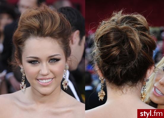 Miley Cyrus - Brązowe Upięcie Kręcone Na co dzień Długie Fryzury