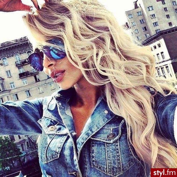Blond Rozpuszczone Kręcone Na co dzień Długie Fryzury