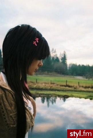 Barbie Bullshit - EMO Alternatywne Średnie Fryzury