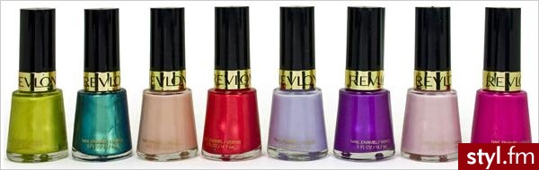Revlon proponuje pachnące paznokcie. Revlon proponuje pachnące paznokcie. Po wyschnięciu lakier przez pięć dni wydziela delikatny zapach - w kolekcji Scents of Summer znajdziemy między innymi zapach oceanu, grejpfruta, gumy balonowej, brzoskwini czy waty  - Paznokcie