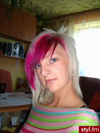 Średnie Fryzury