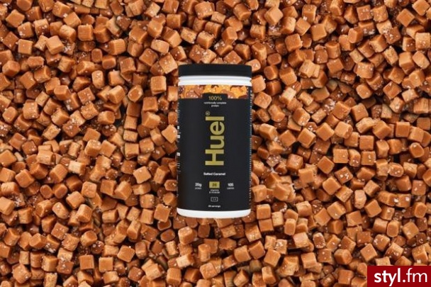 Huel Complete Protein, dostępny wyłącznie na www.Huel.com, jest jedynym białkiem w proszku na świecie oferującym w 100% pełnowartościowe odżywczo proteiny pochodzenia roślinnego. Porcja to 105 kcal. Ceny zaczynają się już od 2,89 zł za porcję. - Sport i fitness