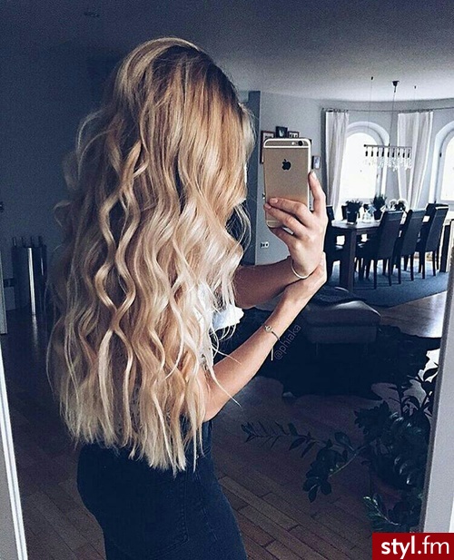 Blond Rozpuszczone Kręcone Na co dzień Długie Fryzury