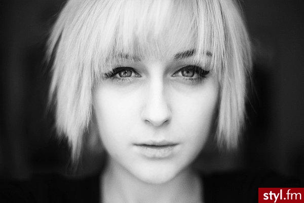 Blond Rozpuszczone Proste z grzywką Na co dzień Średnie Fryzury