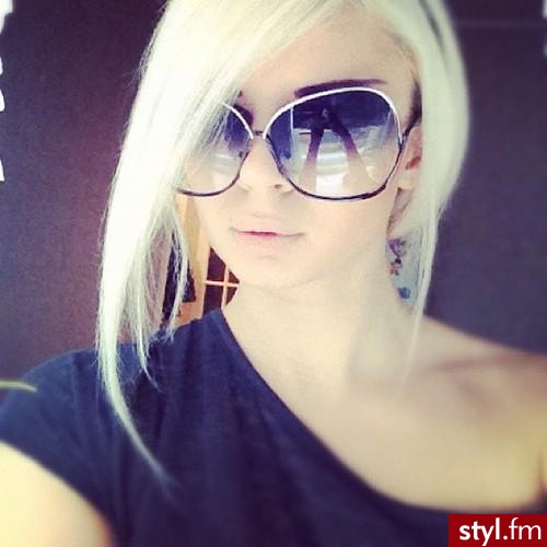 Średnie Fryzury