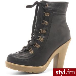 Black heeled worker boots - Dorothy Perkins - Polyvore. Pobrano ze strony: http://www.polyvore.com/black_heeled_worker_boots/thing?id=23609616 - Pozostałe Buty Moda