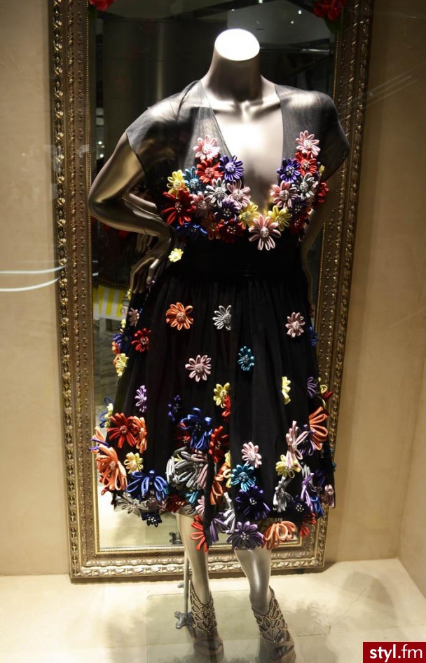 Sukienki Moda