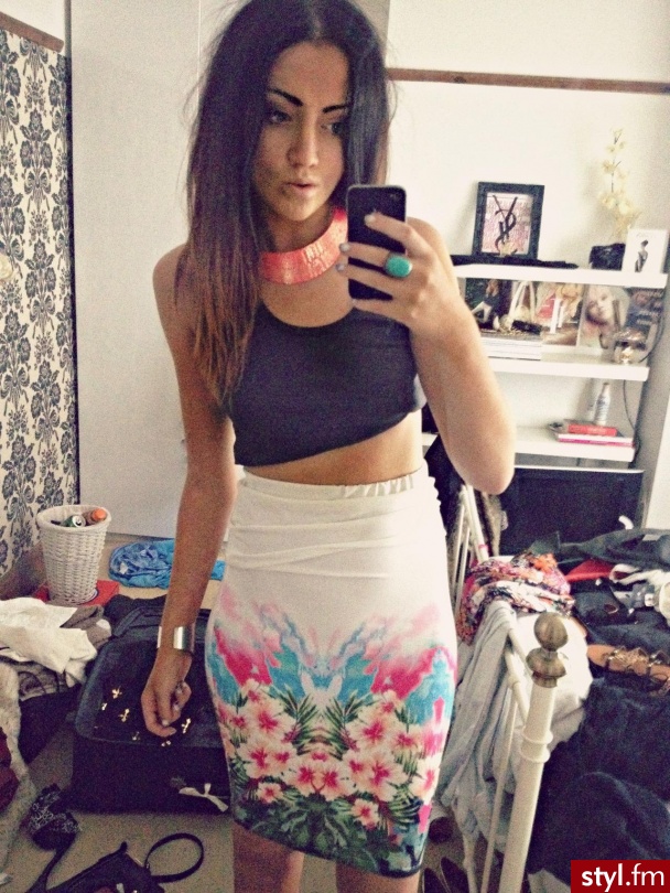 Średnie Spódnice Moda