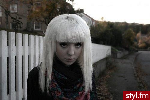 Średnie Fryzury