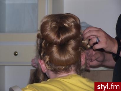 Wieczorowe Średnie Fryzury