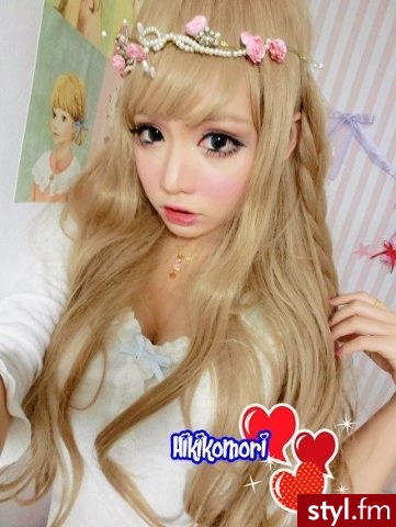 Blond Rozpuszczone Kręcone z grzywką Na co dzień Długie Fryzury